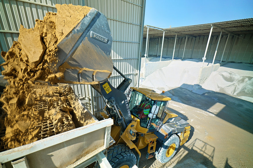 Volvo L120H Electric wheel loader shines in UAE tests
